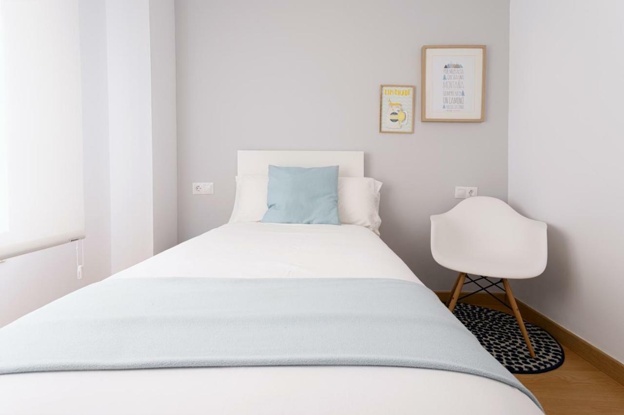 Malagueta Blue Apartment Малага Екстериор снимка