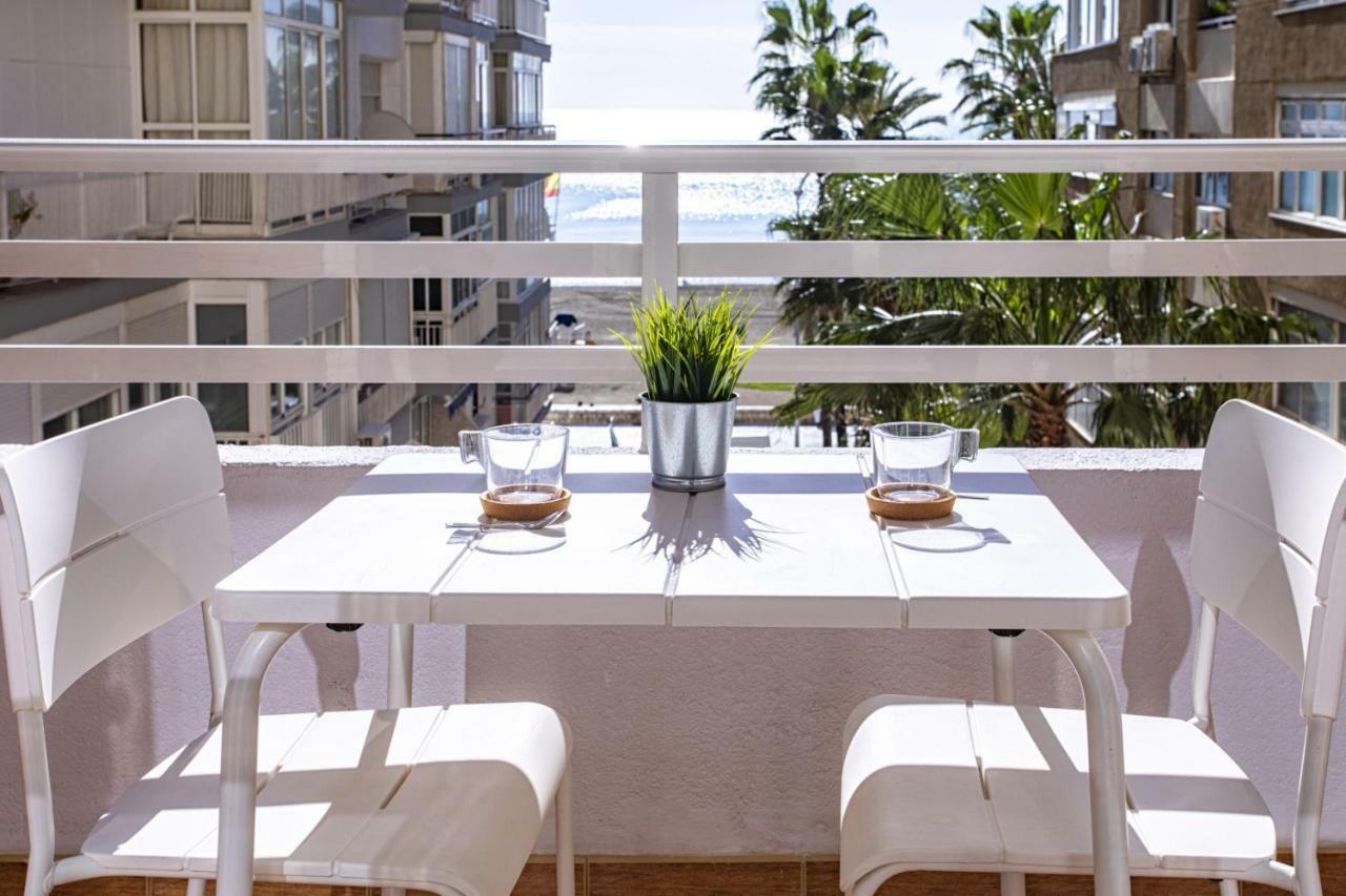 Malagueta Blue Apartment Малага Екстериор снимка