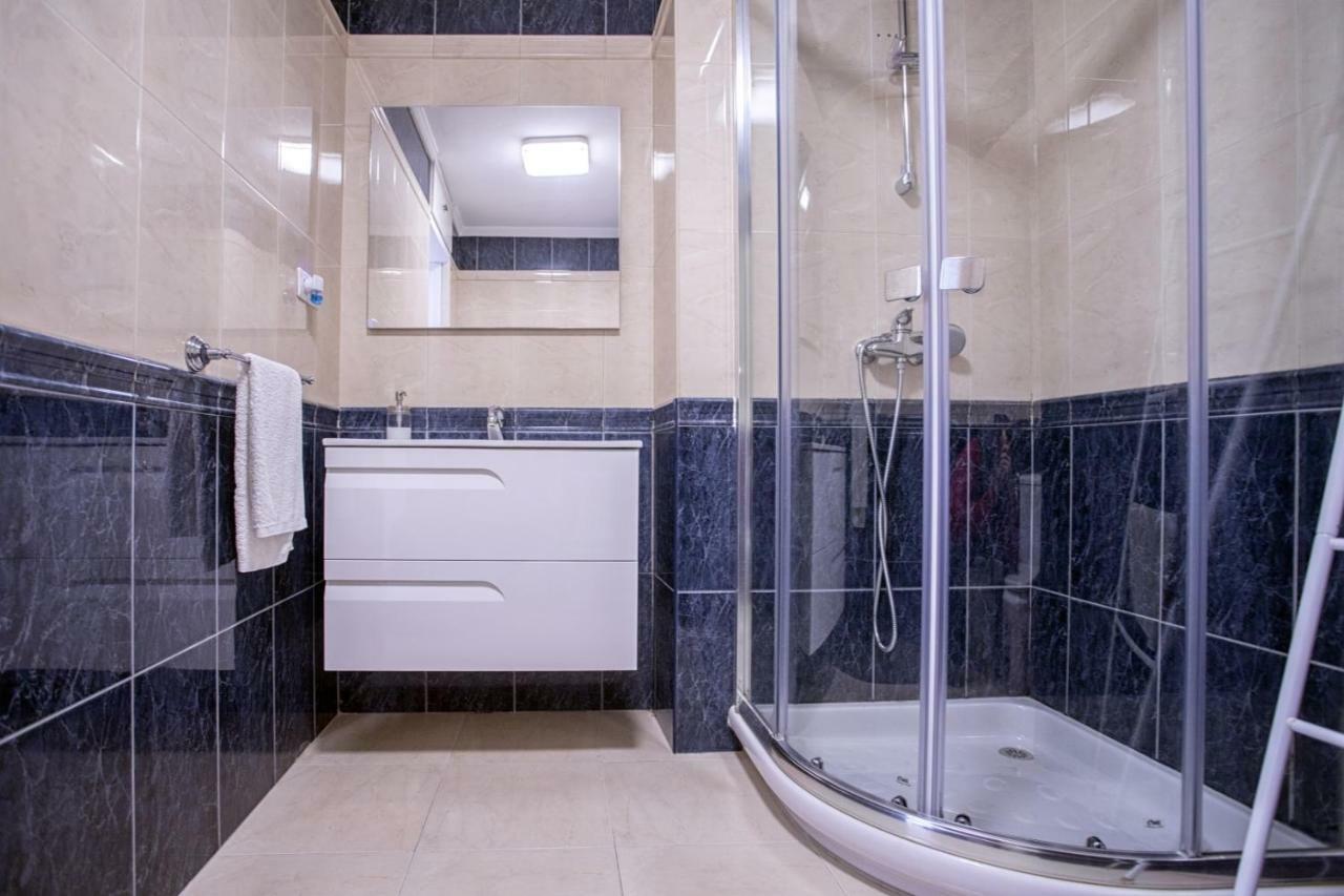 Malagueta Blue Apartment Малага Екстериор снимка