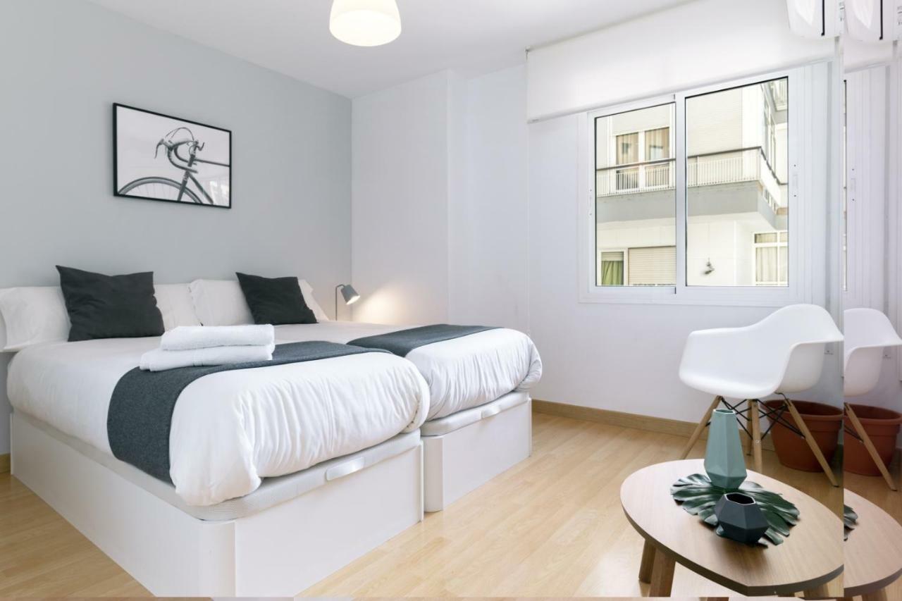 Malagueta Blue Apartment Малага Екстериор снимка