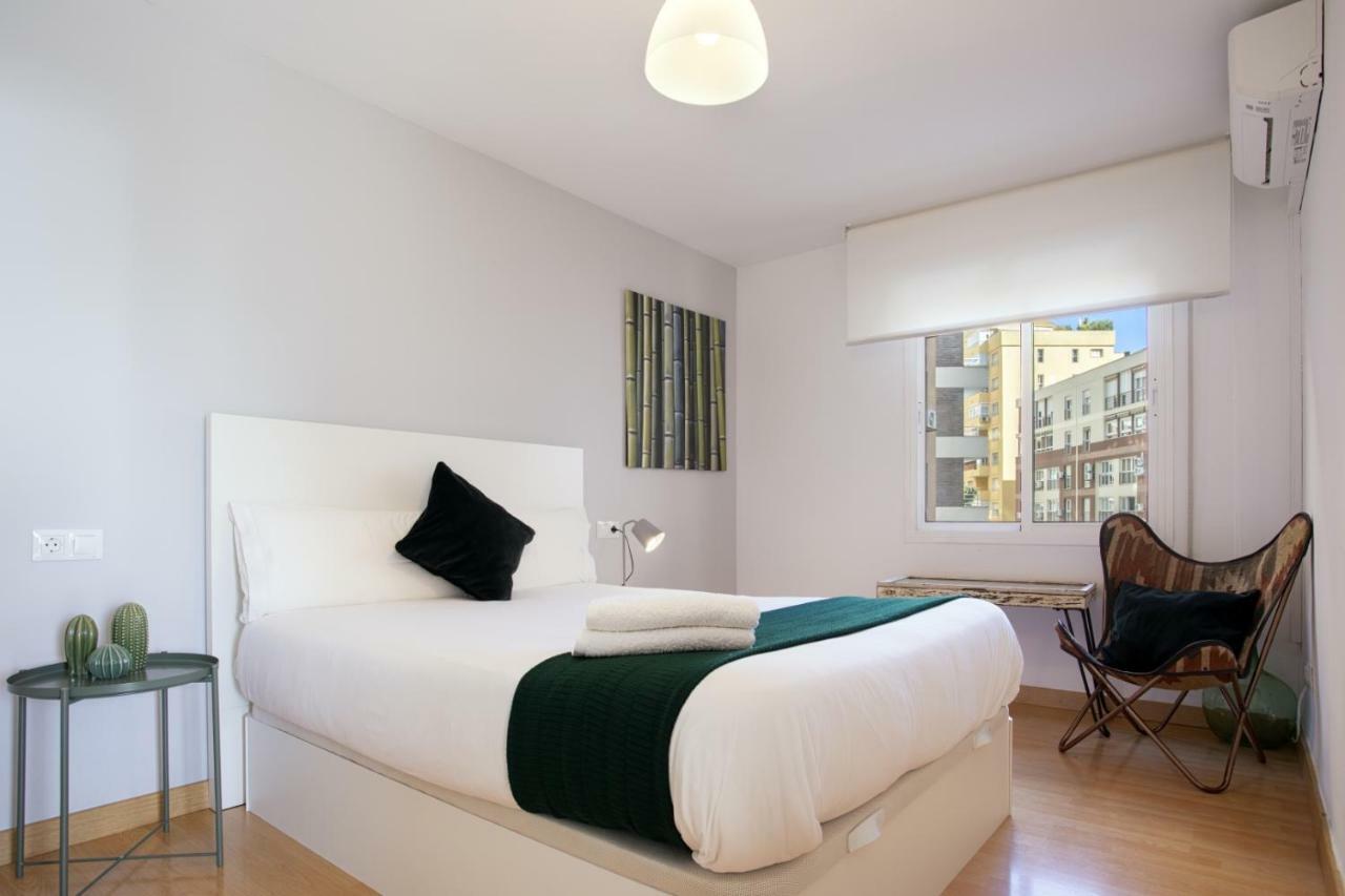 Malagueta Blue Apartment Малага Екстериор снимка